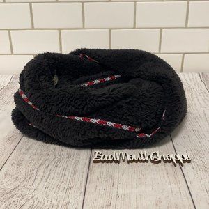 Quagga Accessories Soft Black Sherpa Fleece Infinity Scarf